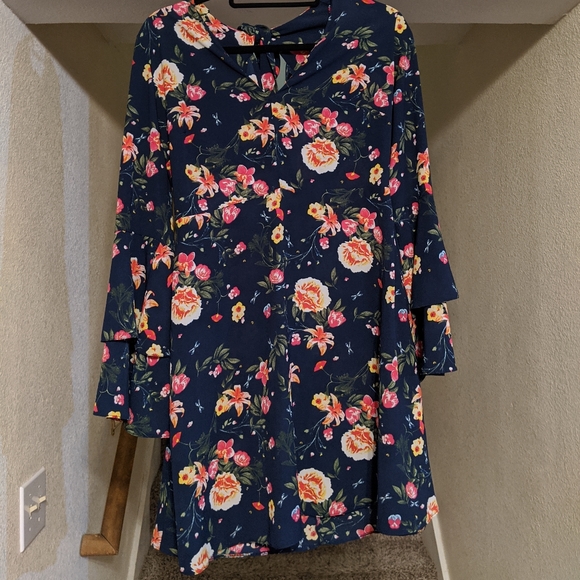 EUC Atmosphere Floral Dress with zipper and bow - Picture 4 of 6